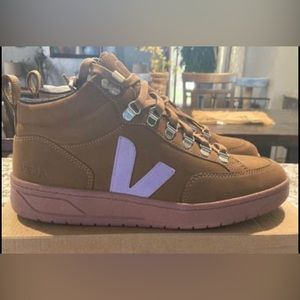 Veja shoes size 9 /eur40